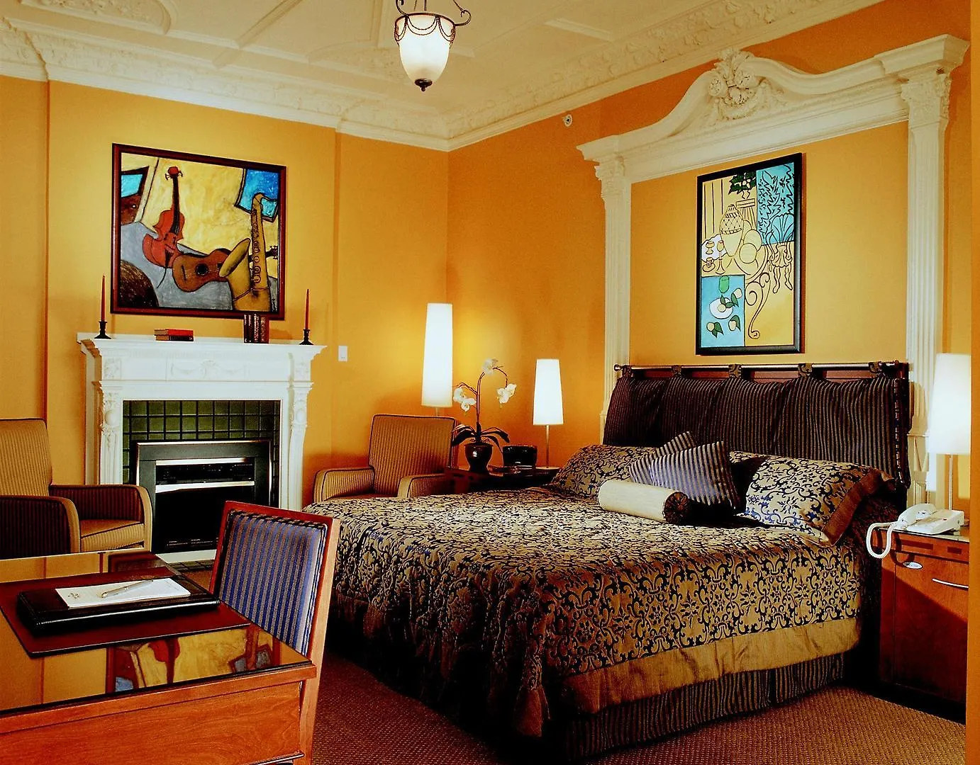 Chateau Versailles Montréal Hotel