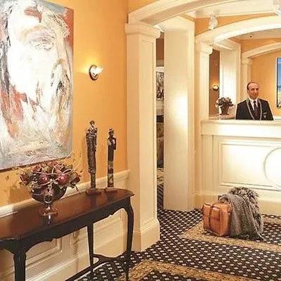 Chateau Versailles Montréal Hotel