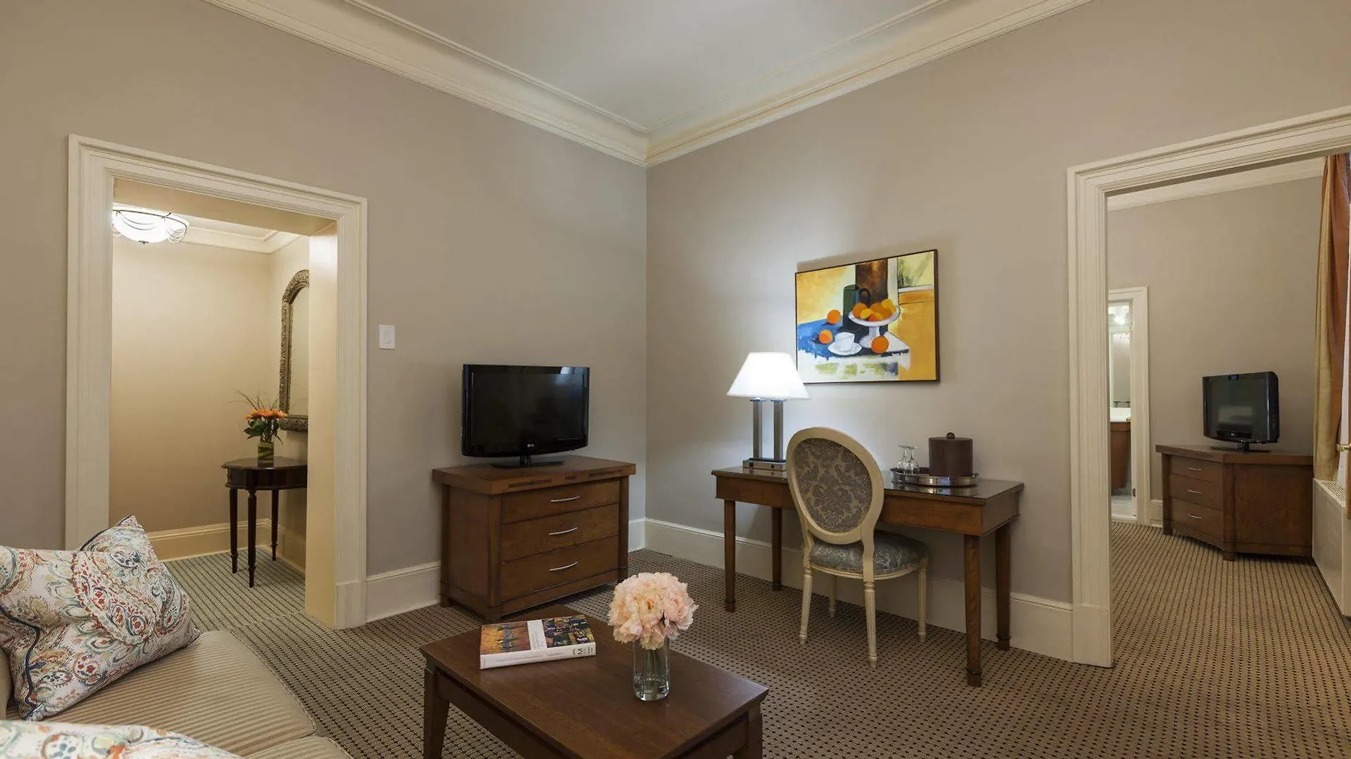 Hotel Chateau Versailles Montréal