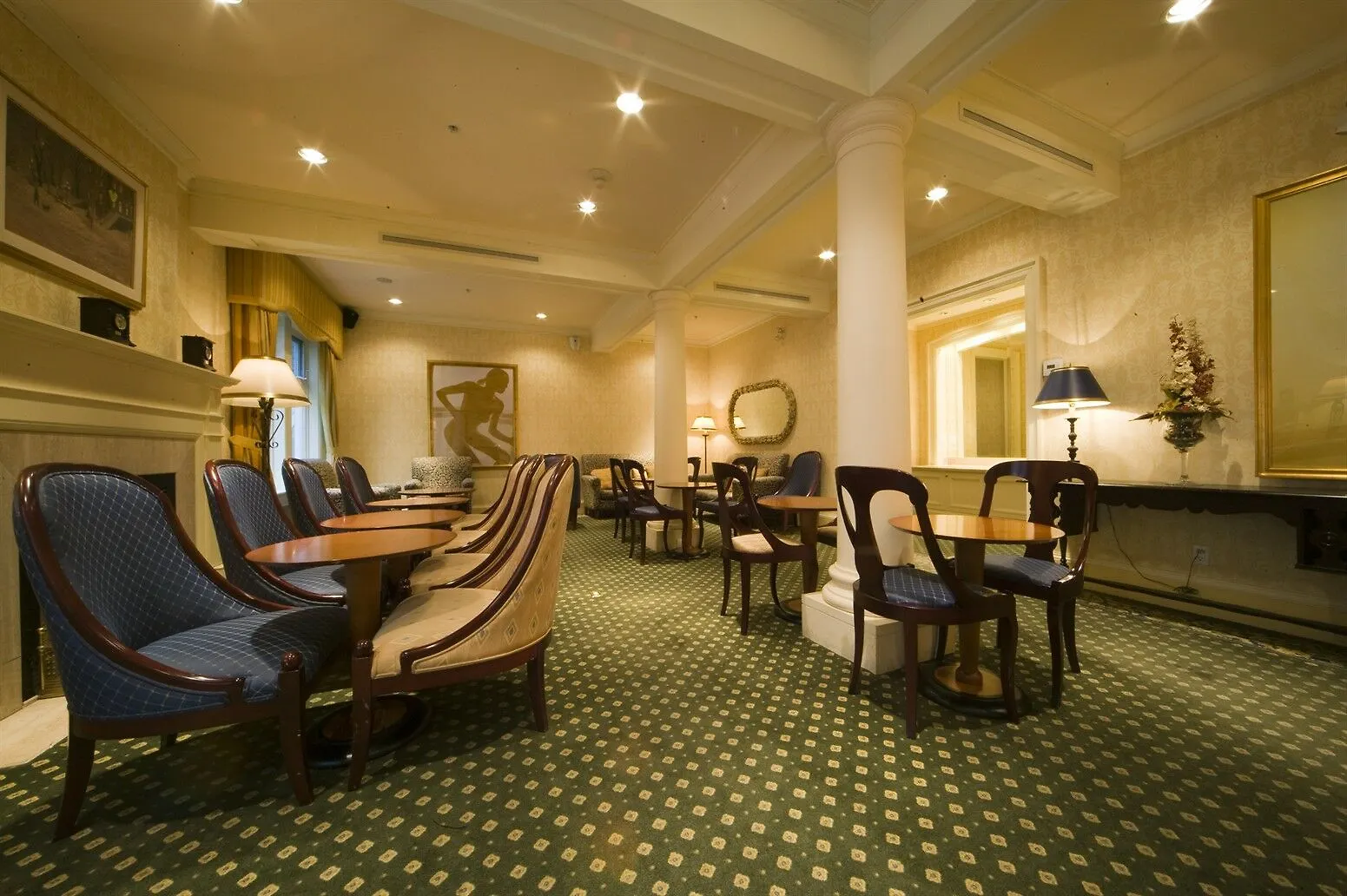 Hotel Chateau Versailles Montréal